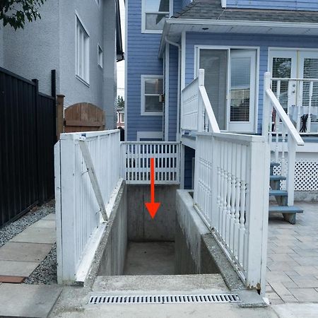 Adorable 1-bedroom suit with independent entrance New Westminster Buitenkant foto