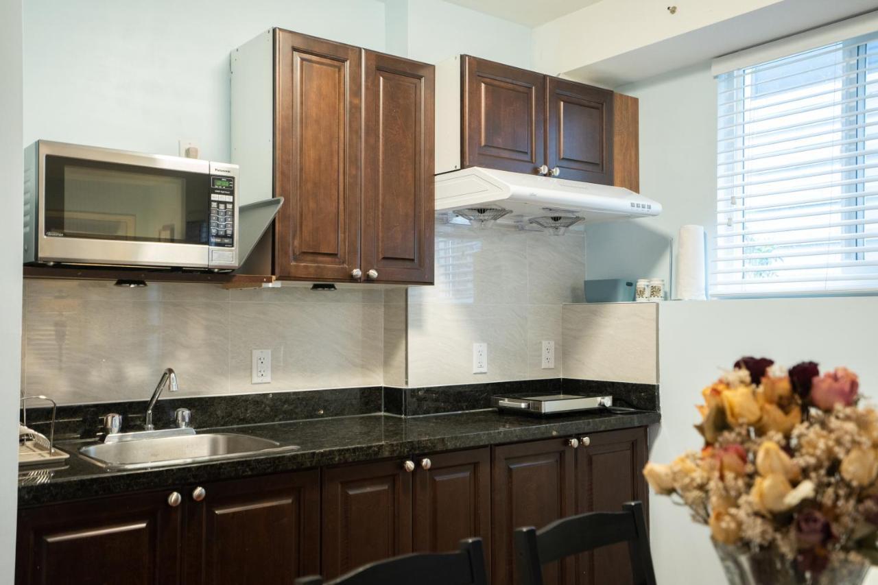Adorable 1-bedroom suit with independent entrance New Westminster Buitenkant foto
